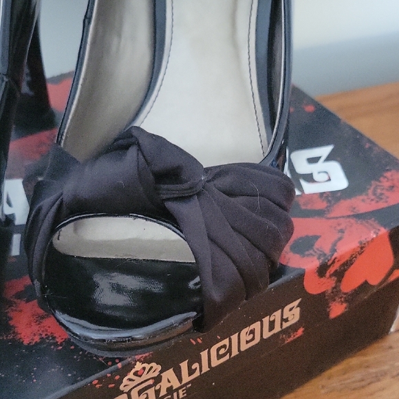 Fergalicious Black Peep Toe Heels - Picture 4 of 7